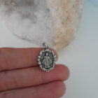 medalla niño jesus de Praga y sagrado corazon plata de ley zue joyas