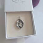 medalla Niño Jesús de praga y sagrado corazon de jesus plata de ley zue joyas