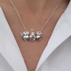 collar sagrados corazones de la Sagrada Familia plata de ley envejecida Zue Joyas