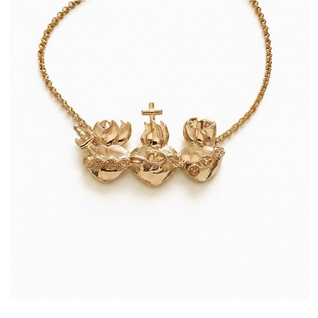 collar sagrados corazones plata de ley con baño de oro collar sagrados corazones de la Sagrada Familia plata de ley con baño de oro zue joyas