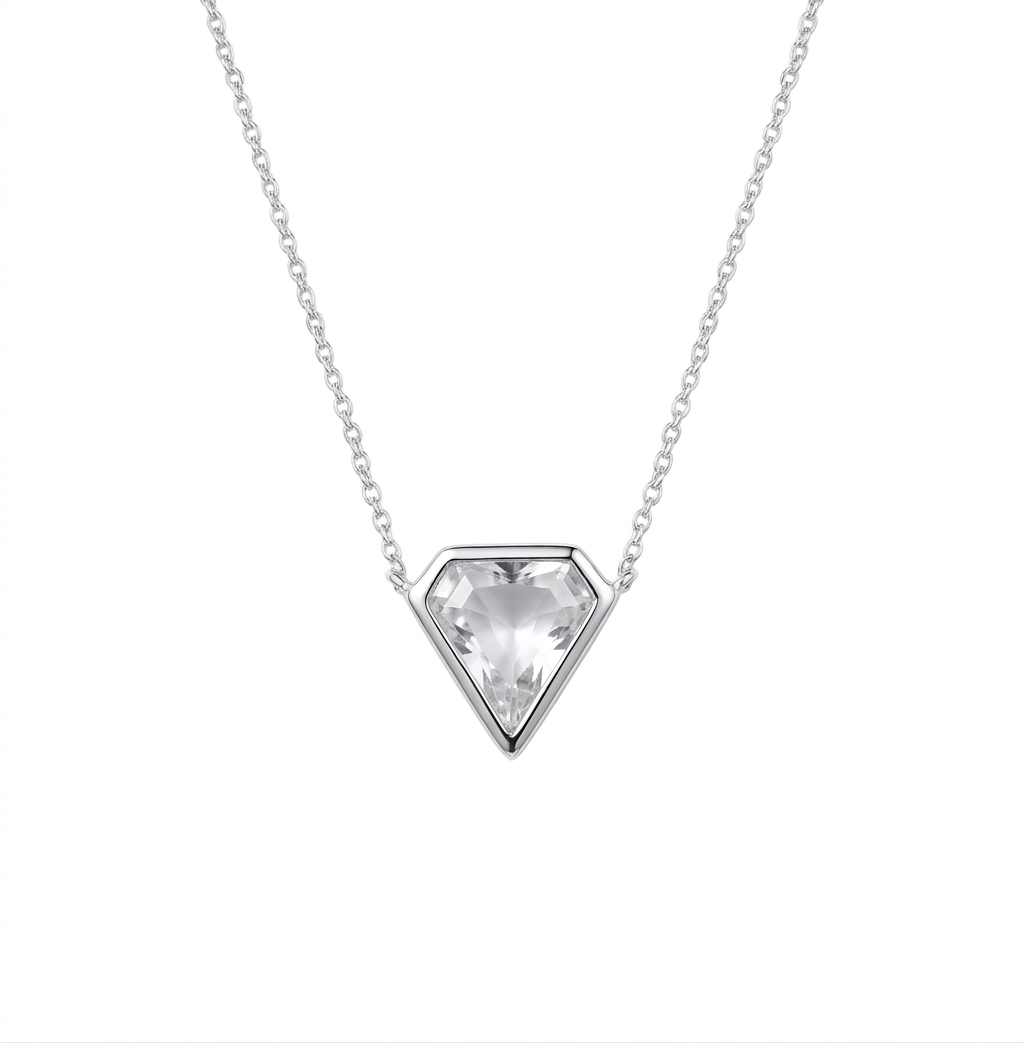 collar lucy in the sky plata zuejoyas collar con forma de diamante Lucy in the sky plata de ley con cristal de roca Zue Joyas