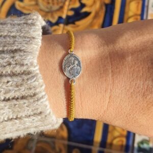 Pulsera Mater de Schoenstatt, hilo y plata