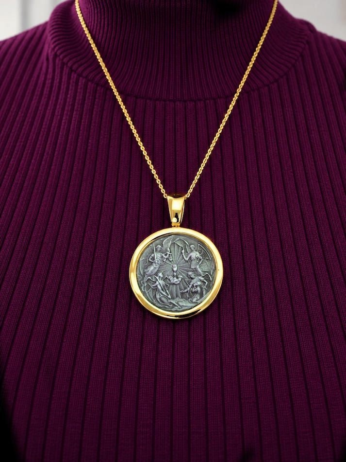 medalla angeles custodios grande 32 mm plata de ley con baño de oro zue joyas