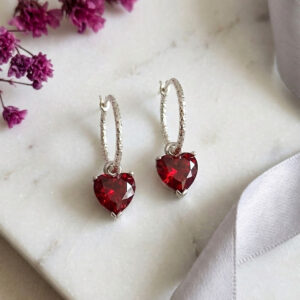 aros de plata de ley con corazon de circonita amore zue joyas