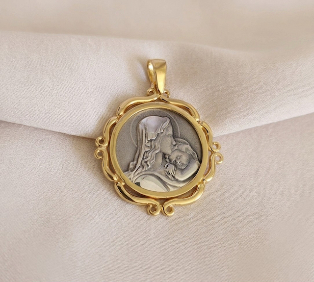 Detalle de la medalla Magnum Amor Mariae